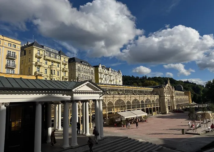 Center View شقة *