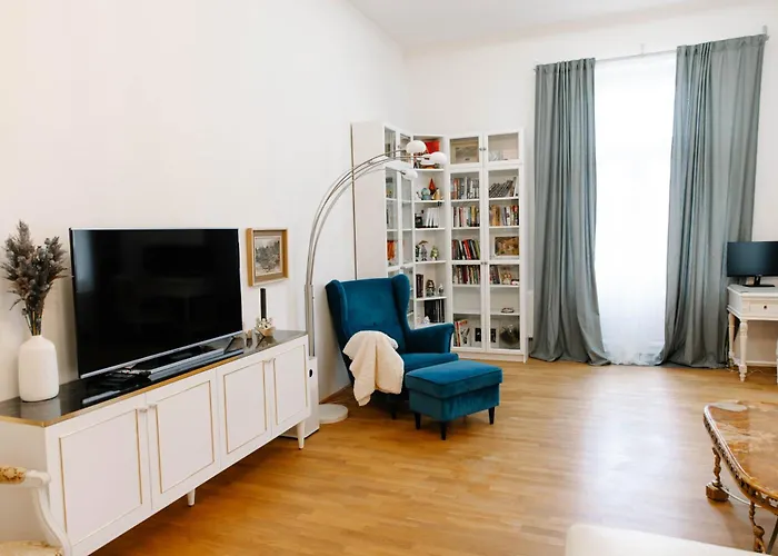 Center View شقة *